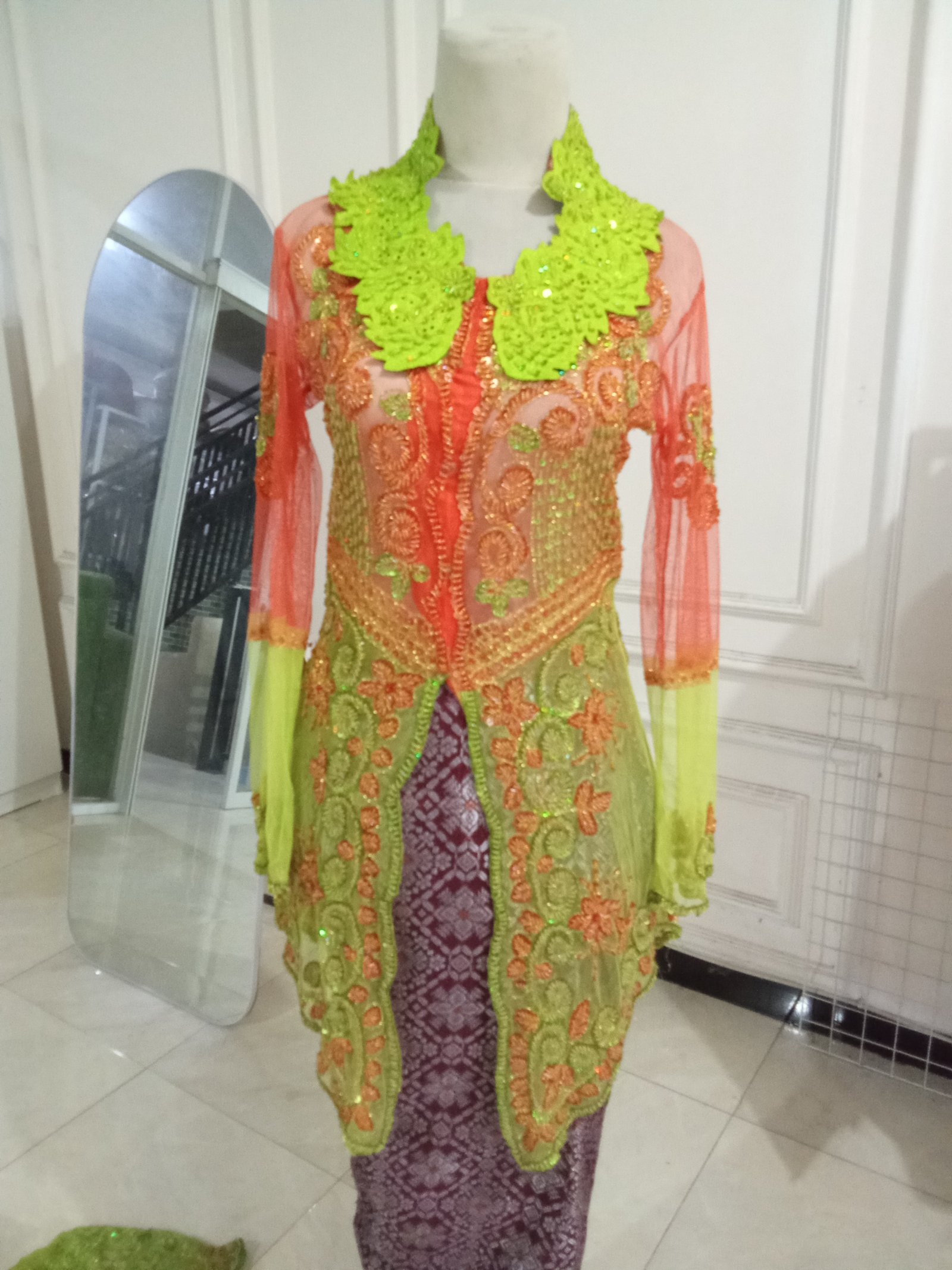 Kebaya hijau rose