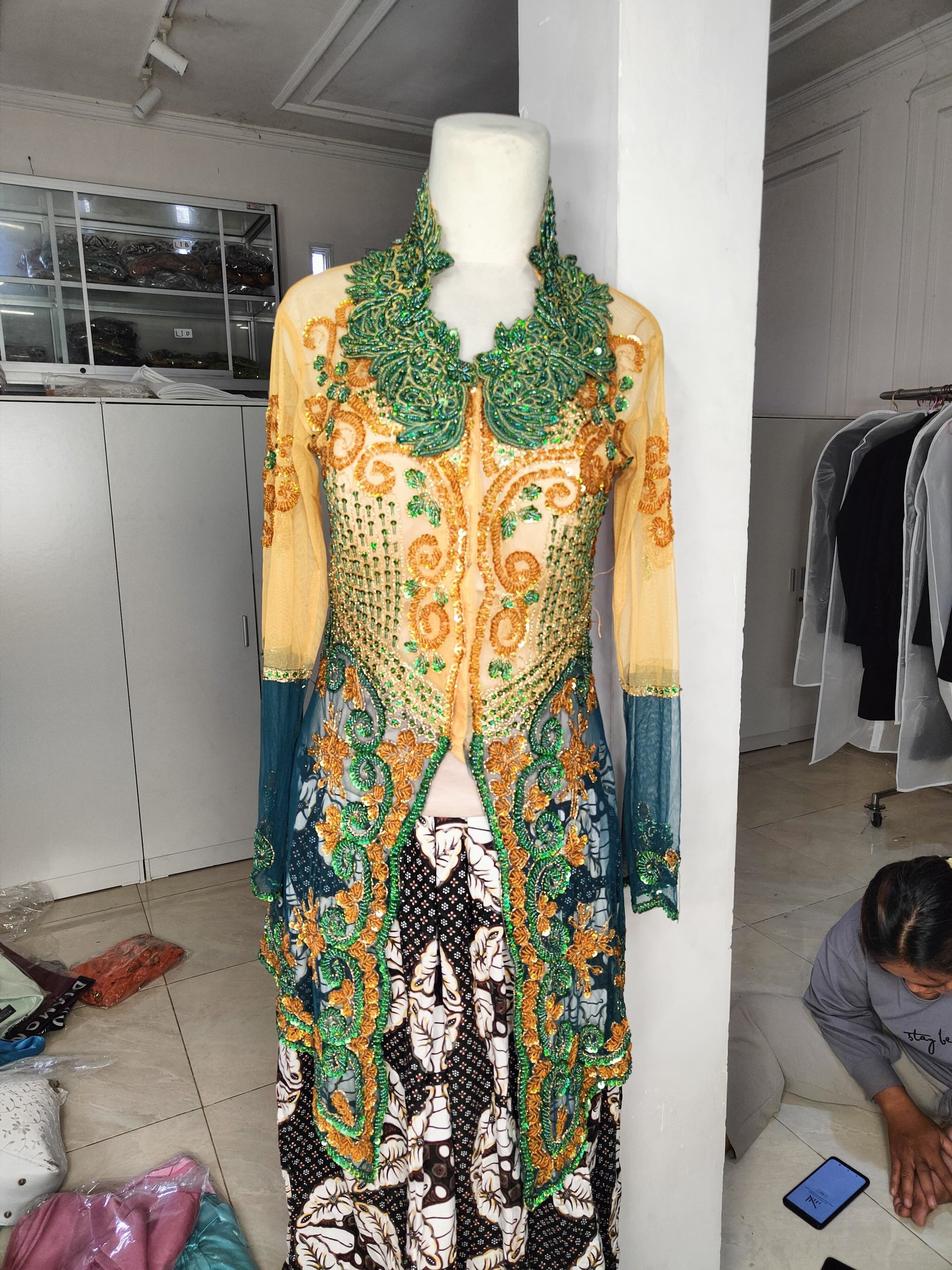 Jotol kuning emas panjang